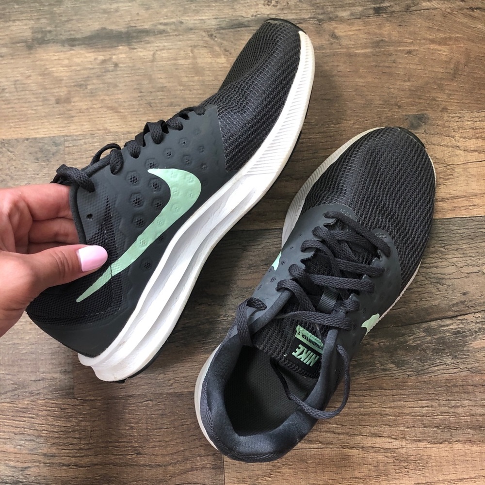 women’s nike running shoes